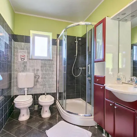 Eldina - Pul485 By Interhome *