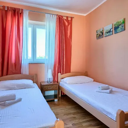 Eldina - Pul485 By Interhome * Pula