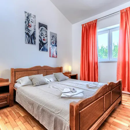Eldina By Interhome * Pola