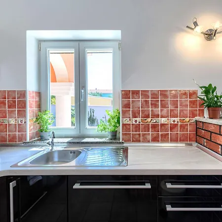 Eldina By Interhome * Pula