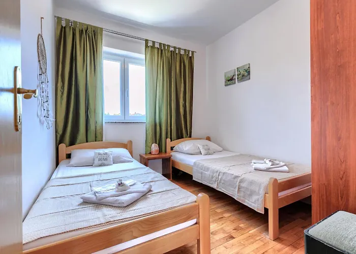 Eldina By Interhome 풀라